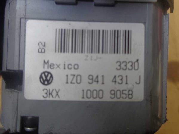 COMMODO SKODA OCTAVIA 2012 ( PHARE UNIQUEMENT ) - Vue 3